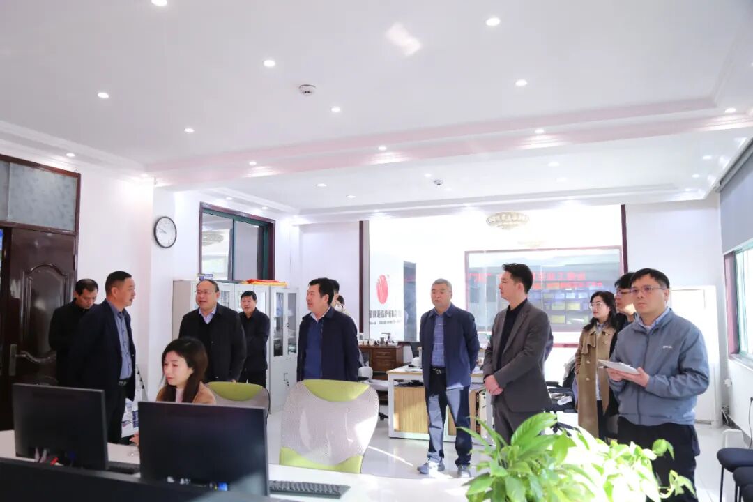河南大学专家团深入四通锅炉开展“十五五”规划专题调研